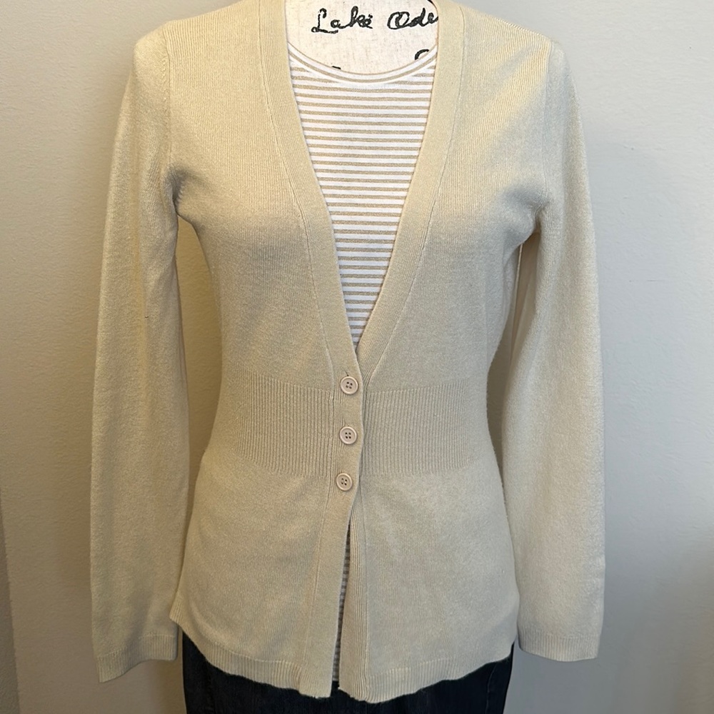 New York & Company Beige Knit V-Neck Button Front Cardigan Sweater M